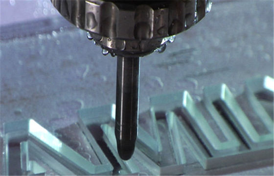 แบนแผงตกแต่งกระจก Water Jet ตัดสำหรับการตัดกระจก