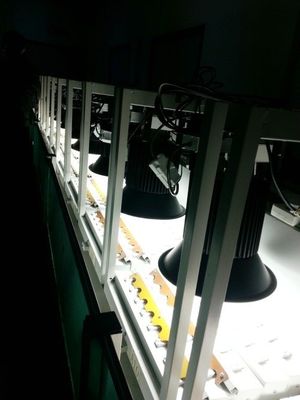 自然な白 80W 産業高い湾は曇らされた緩和されたガラスが付いている照明設備を導きました