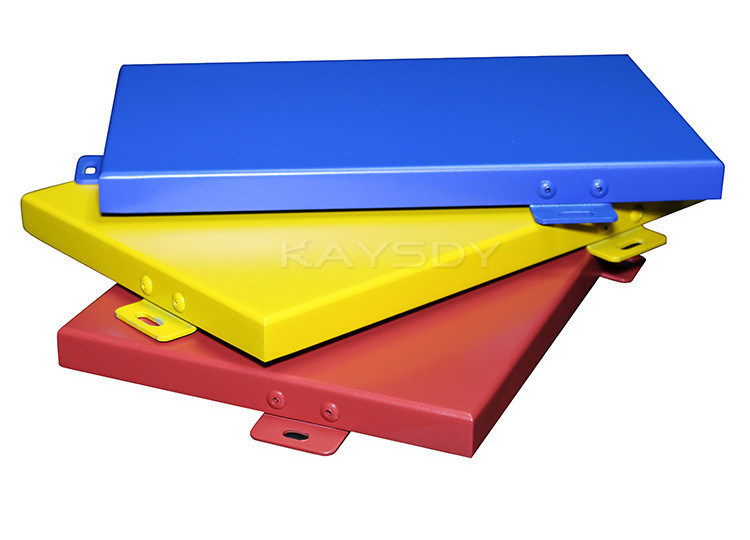 1220 x 2440mm Kolorowe metalowe izolowane panele ścienne na zewnątrz ścian osłonowych